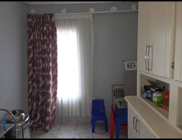3 BEDROOM HOUSE FOR SALE IN FLORA PARK